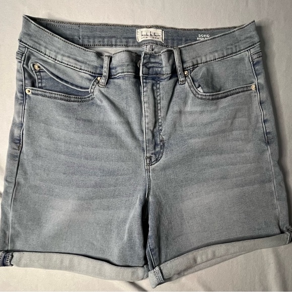 Nicole miller New York Stylish Gray Jean Shorts - Picture 2 of 7